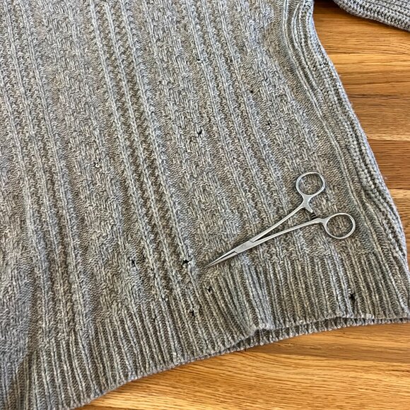 Vintage 70s Highland Knitting Mills Grey Wool Knit V-Neck Sweater - Med (FLAWS) - Picture 8 of 10